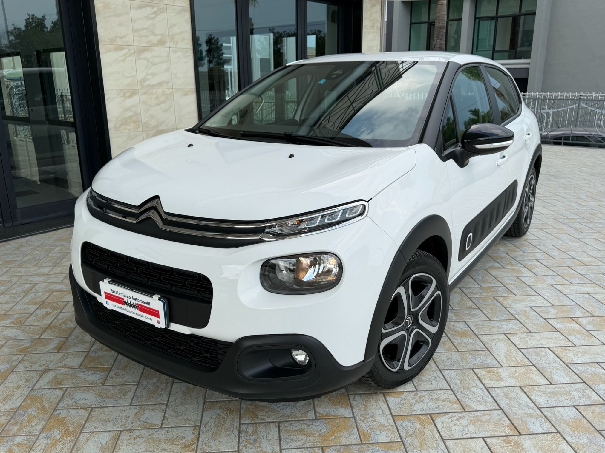 Citroen C3 1.6 BlueHDi 75Cv Shine